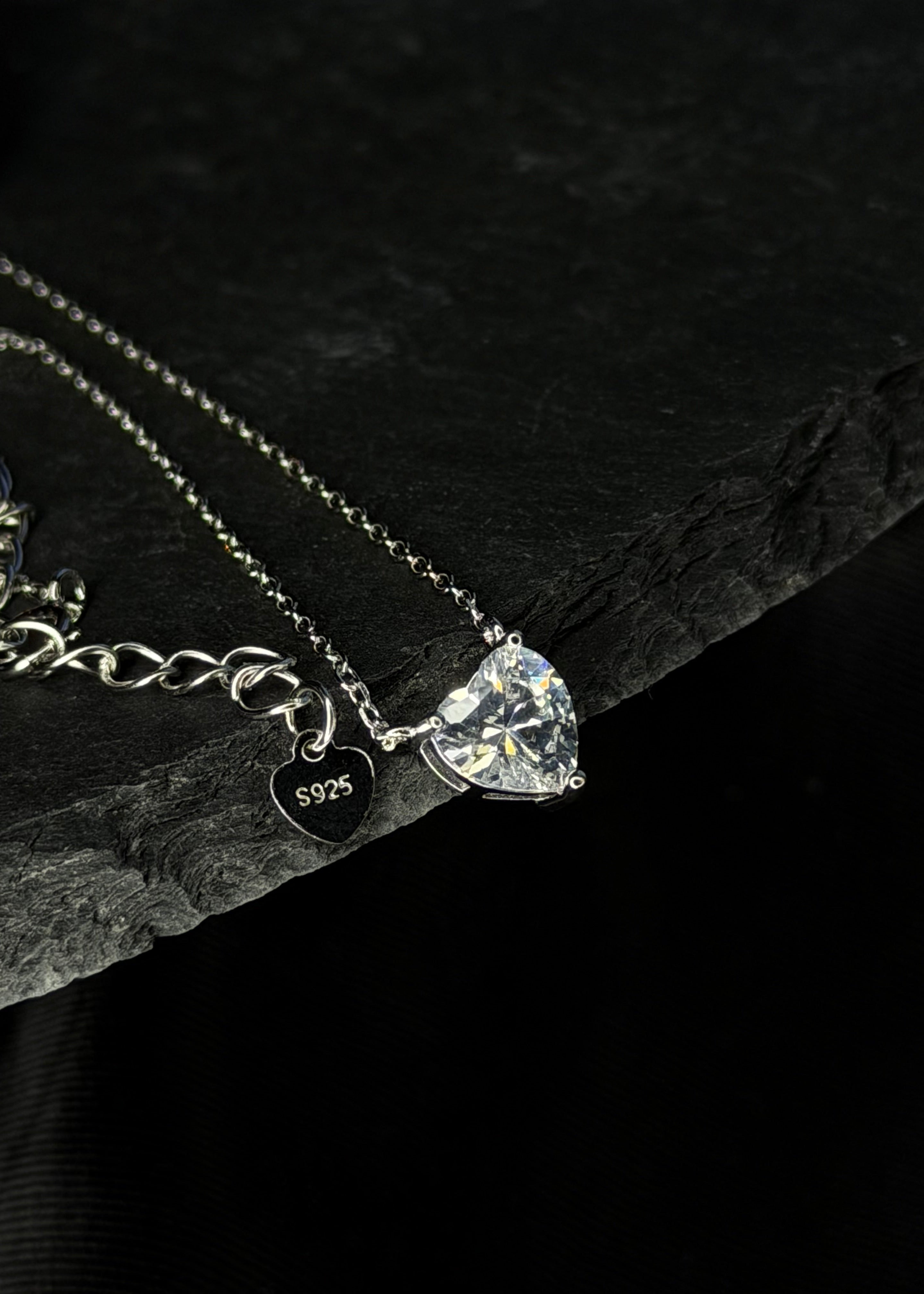 Сребърно колие - Love